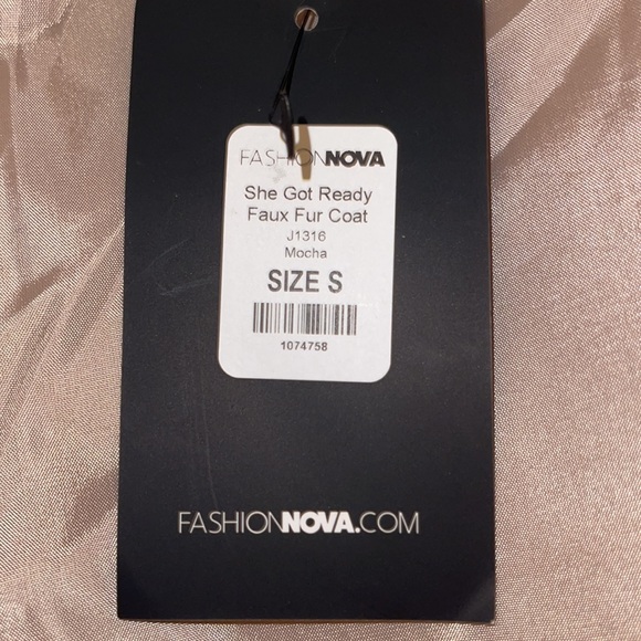 New with tag. Fashion Nova faux fur Jacket Coat. Size Small. - Picture 7 of 9